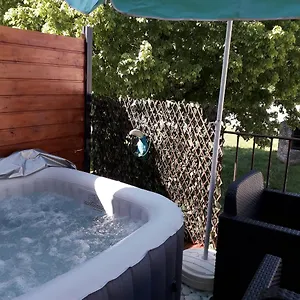 https://la-terrasse-aux-hirondelles-maison-80m2-2-chambres-2.hotels-rhonealpes.com