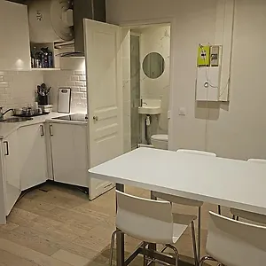 https://appartement-central-7-eme-arrondissement.fr-paris.fr