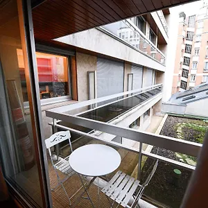 https://studio-de-luxe-arc-de-triomphe.fr-paris.fr